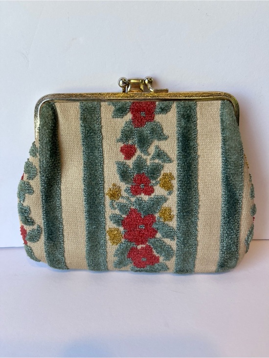 Vintage Handbags - Vintage Tapestry Coin Purse Floral 60’s